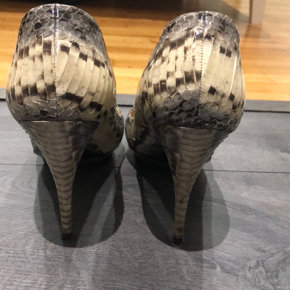 Oscar de la Renta Python heels 👠 - Picture 4 of 6
